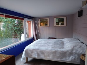 Room - Vrbo Property (La Guérinière)