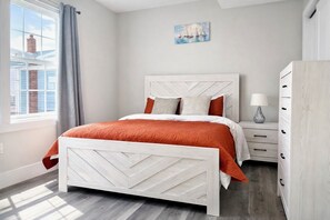 4 bedrooms, iron/ironing board, travel cot, free WiFi - NEW Luxury Shore House. Rooftop Views (Seaside Heights)