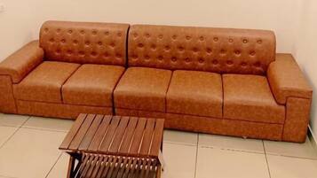 Standard Suite, Balcony, Mountain View | Living area