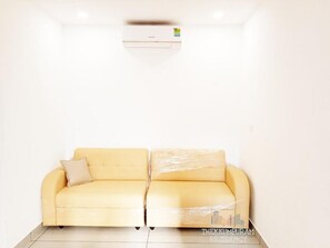 Standard-Doppelzimmer, Bergblick | Wohnbereich