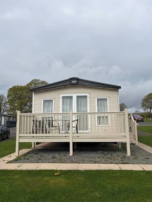 Exterior - Deer View Escape – 8 Berth Retreat (Stanford Bishop)