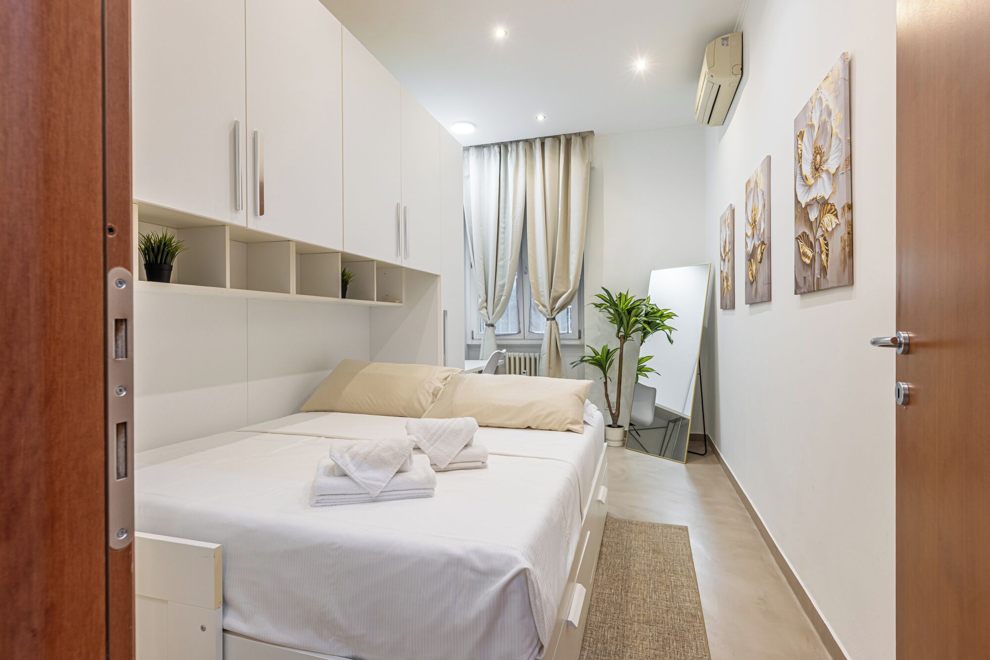 3 slaapkamers, een strijkplank/strijkijzer, wifi, beddengoed
