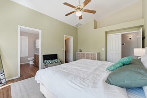 4 habitaciones, tabla de planchar con plancha y wifi gratis 