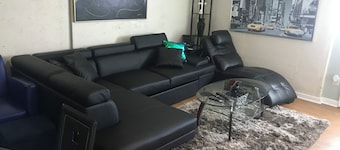 Your Getaway home /Finished Basement Private entry
