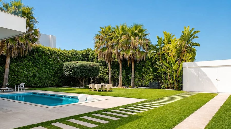 Luxurious Contemporary Villa With Private Pool in Tunis