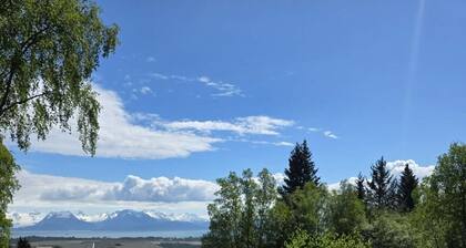 Lakeshore Lodging 3 Bedroom Home
