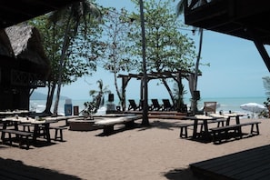 Outdoor dining - UNÚ Beach  (Palomino)