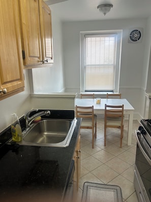 Private kitchen - Gorgeous 1bd Apartment downtown Adams Morgan! (Washington)