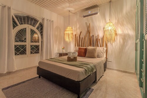 Tropical House, 5 minutes from the beach and the airport