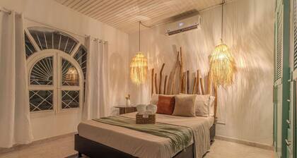 Tropical House, 5 minutes from the beach and the airport