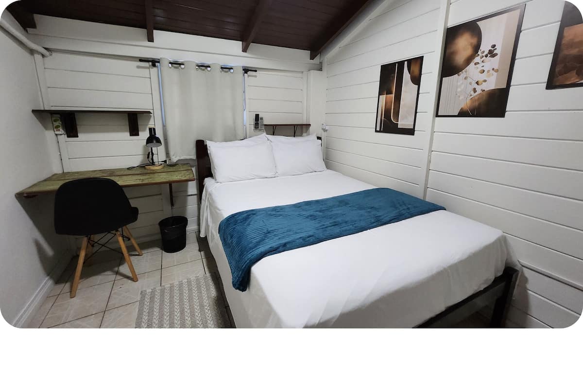 Room 1 (Double) | Free WiFi
