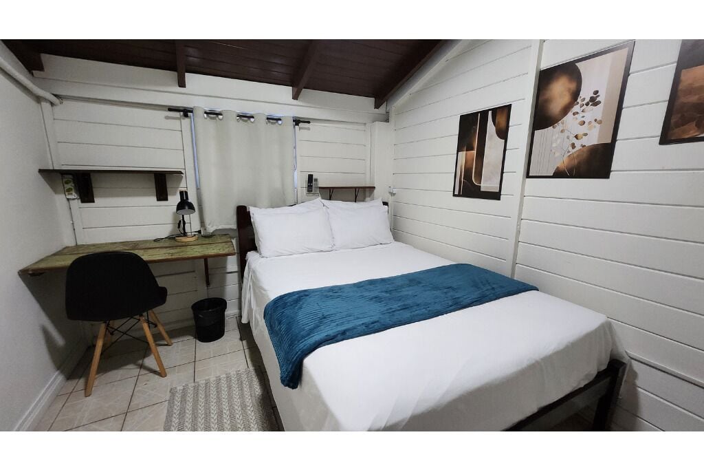 Room 1 (Double) | Desk, laptop workspace, WiFi (free), bed sheets