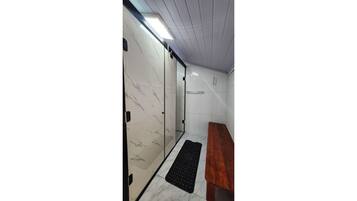 Kamar mandi bersama