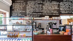 Dining - Tideways | Spa Retreat, Pet Friendly, Walk to Beach (Sorrento)