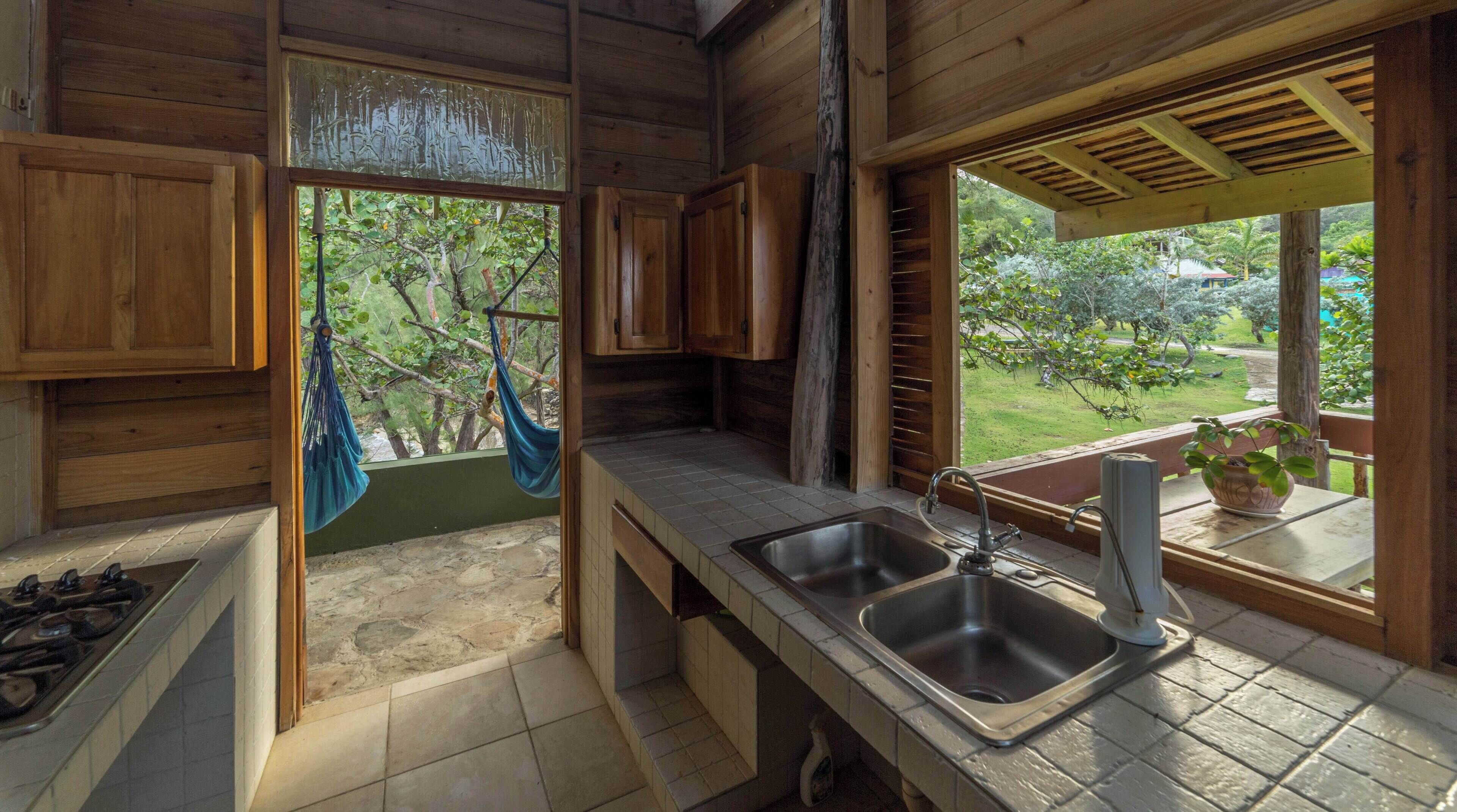 Honeymoon studio, uitzicht op het strand | Privékeuken | Een koffiezetapparaat/waterkoker, een waterkoker