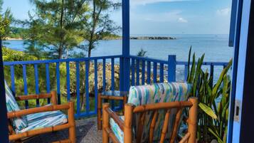 Camera Comfort, balcone, vista spiaggia | Parco della struttura