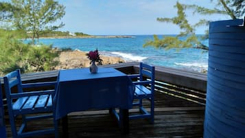 Comfort Room, Beach View | Tempat makan luar