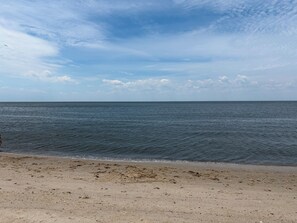 Beach - North Cape May charming beach house 3BRs with loft sleeps 8. Quick stroll to bay (Lower Township)