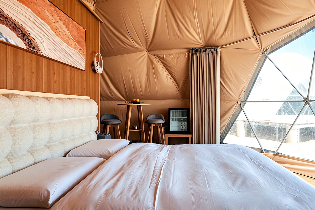 Egyptian cotton sheets, premium bedding, down comforters
