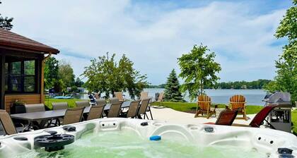 Here and Now - Hutchins Lake Access, Hot Tub, Game Room, Fireplace, Sunroom