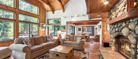 Smart TV, fireplace