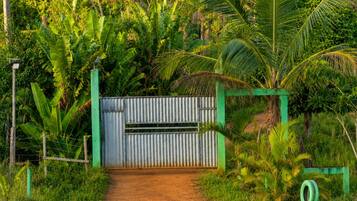 Basic House, Patio | Property grounds