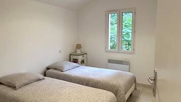 2 bedrooms
