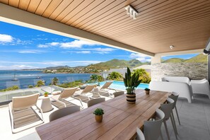 Outdoor dining - Vrbo Property (saint martin)