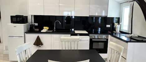 Microwave, dishwasher