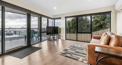 Albatross Apartments, Unit 3