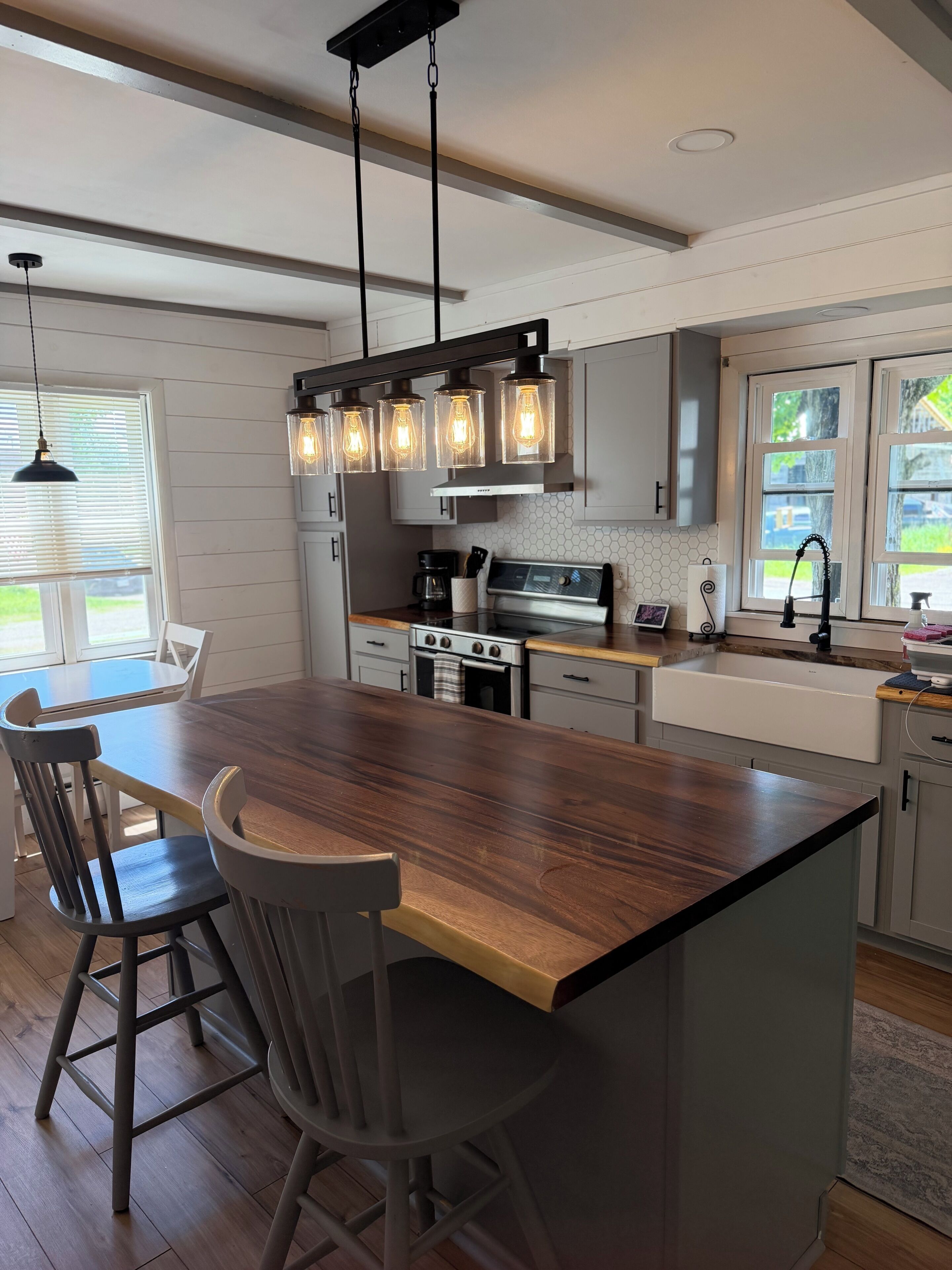 Fridge, microwave, dishwasher, coffee/tea maker