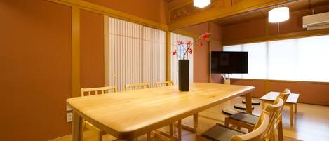 Apartment | Dining