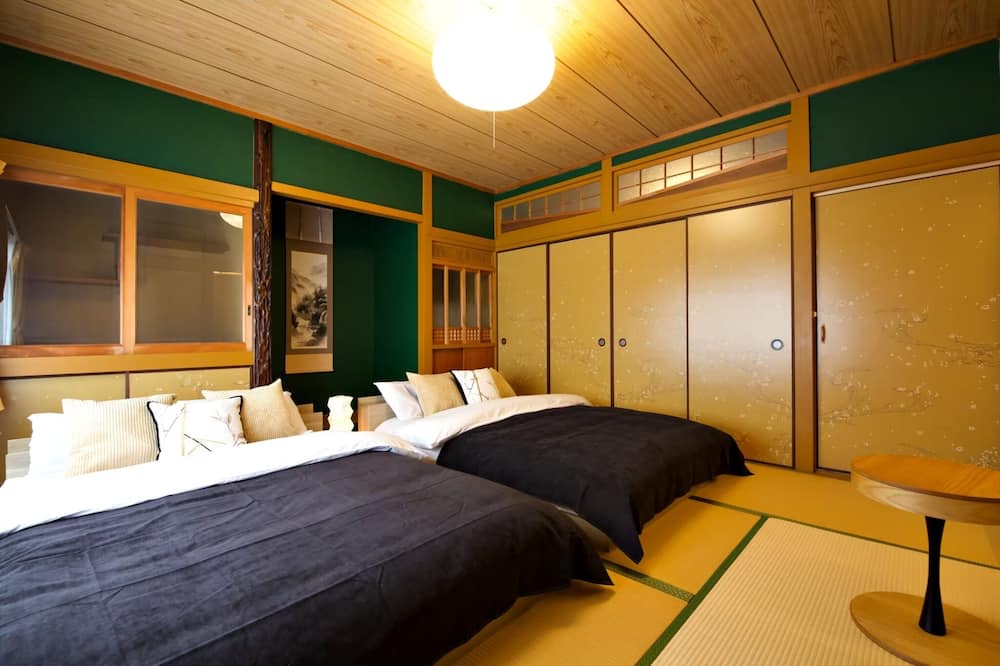 B-STAY TAKAMATSU Gold Ship