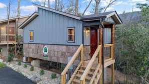 Exterior detail - Gatlinburg 24 min | HotTub +King Bed #6 (Cosby)