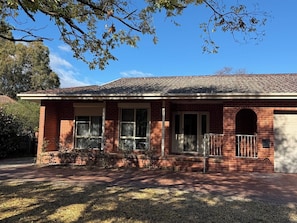 Exterior - Cozy Queen Room | 5-Min Walk to ANU | Near City (Turner)