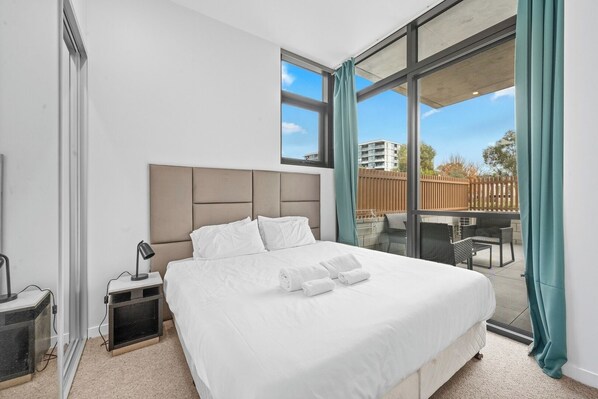 Room - Fresh 2BR Stay | Parking | 7min Walk to Tram (Dickson)