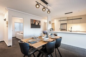 Dining - Town Centre | Concierge | Workspace | Private Balconies | Bag Storage (Queenstown)