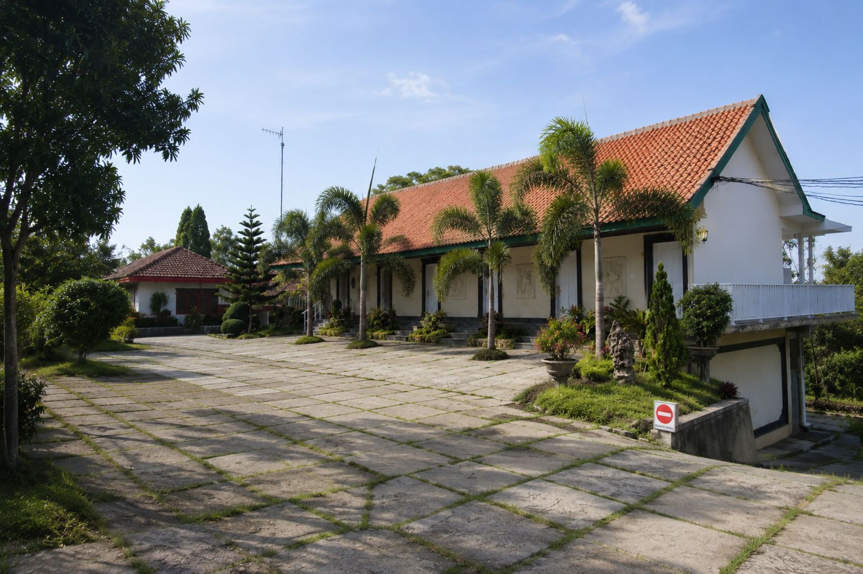 Standard Room | Property grounds