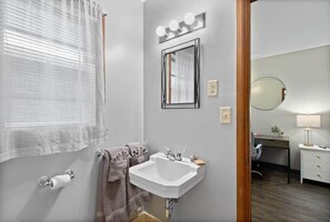 Bathroom - Room 6, Kozy Rest Motel (Montello)