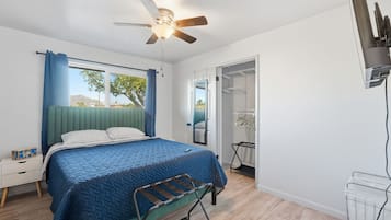 3 bedrooms, iron/ironing board, WiFi, bed sheets