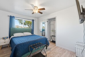 3 habitaciones, tabla de planchar con plancha, wifi y ropa de cama 