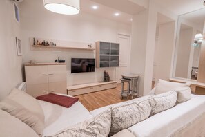 Room - Hyacinth House: Your Quiet Sanctuary in the Heart of Tbilisi (T'bilisi)