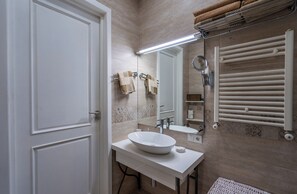 Bathroom - Hyacinth House: Your Quiet Sanctuary in the Heart of Tbilisi (T'bilisi)