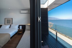 Superior Double Room, Sea View | Terrace/patio - Anye Seaview Hotel Dali (Dalishi)