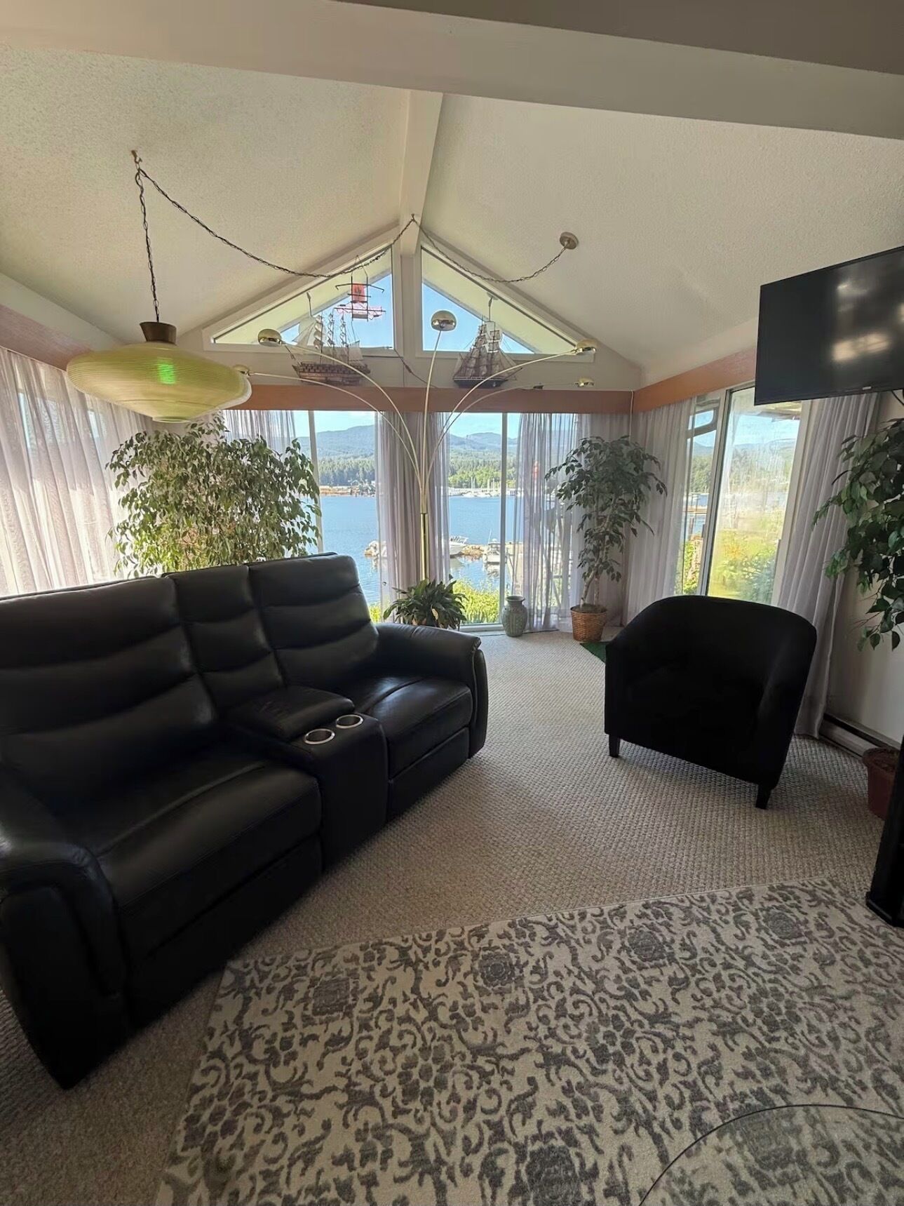 Trails End Beach House - Chemainus