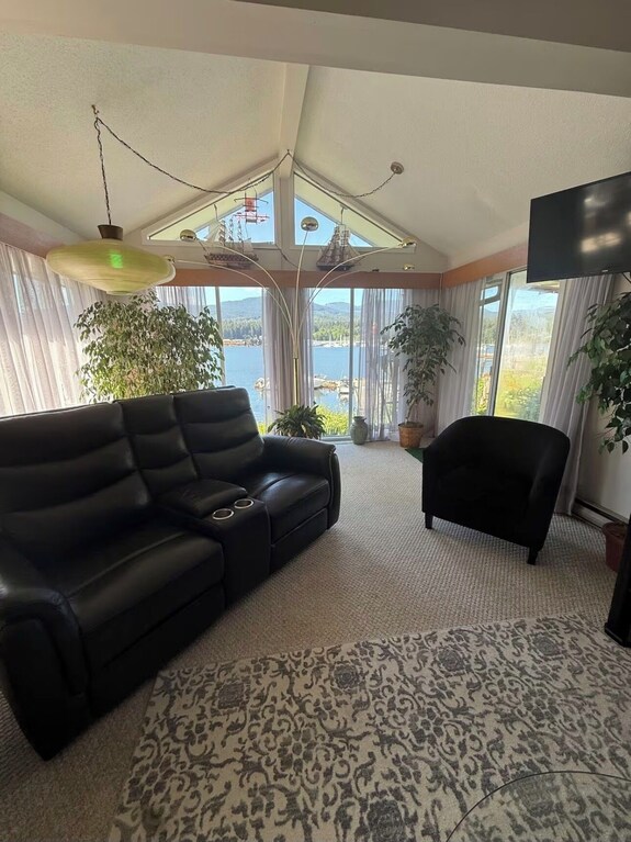 Trails End Beach House - Chemainus