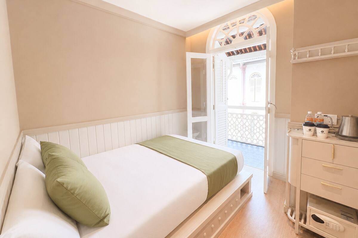 Habitació doble bàsica | Planxa i posts de planxar, wifi gratuïta i roba de llit 