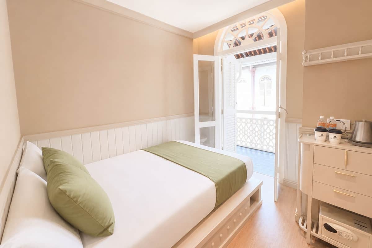Prima Donna Balcony Room | Iron/ironing board, free WiFi, bed sheets