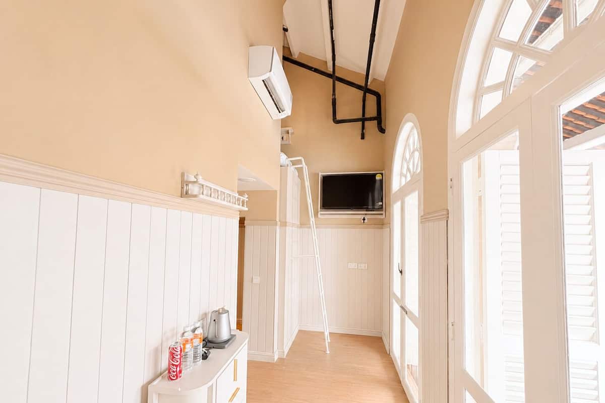 Loft bàsic | Planxa i posts de planxar, wifi gratuïta i roba de llit 