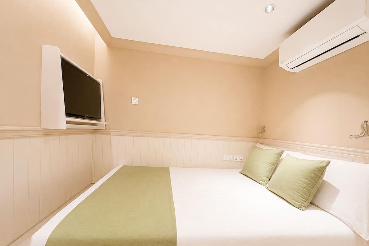 Habitació doble bàsica | Planxa i posts de planxar, wifi gratuïta i roba de llit 
